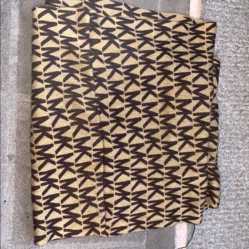 MK circle scarf